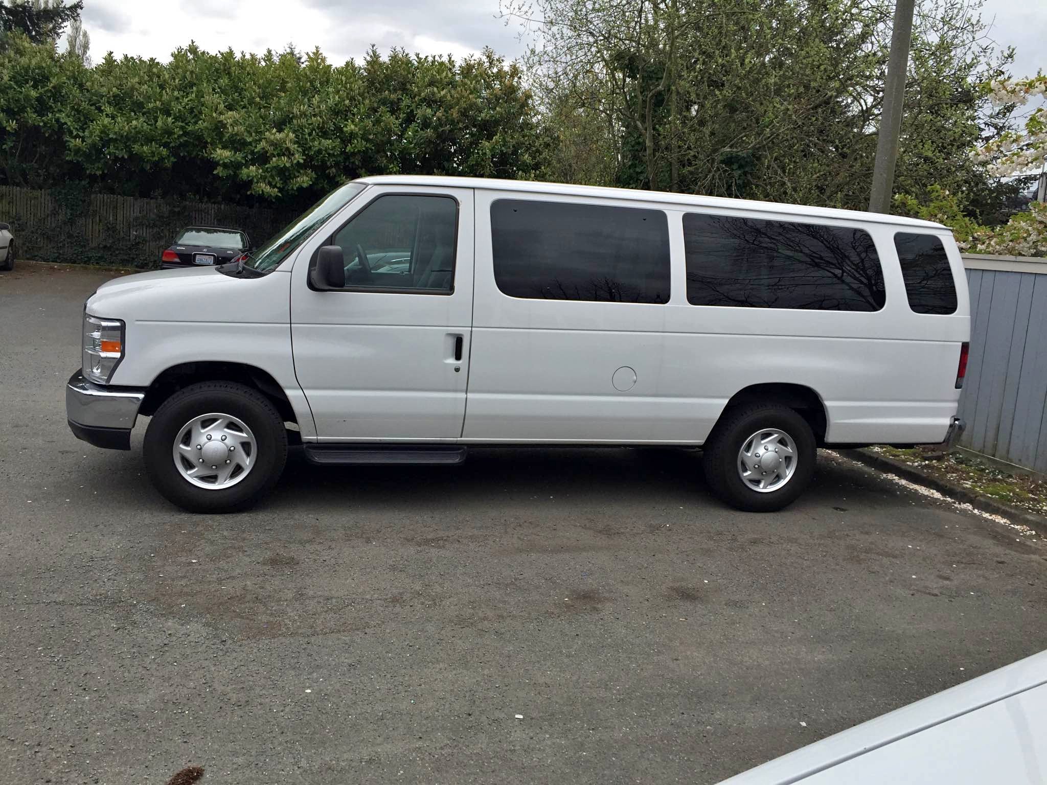 2012 Ford Econoline E350 Super Duty Passenger - Extended Van