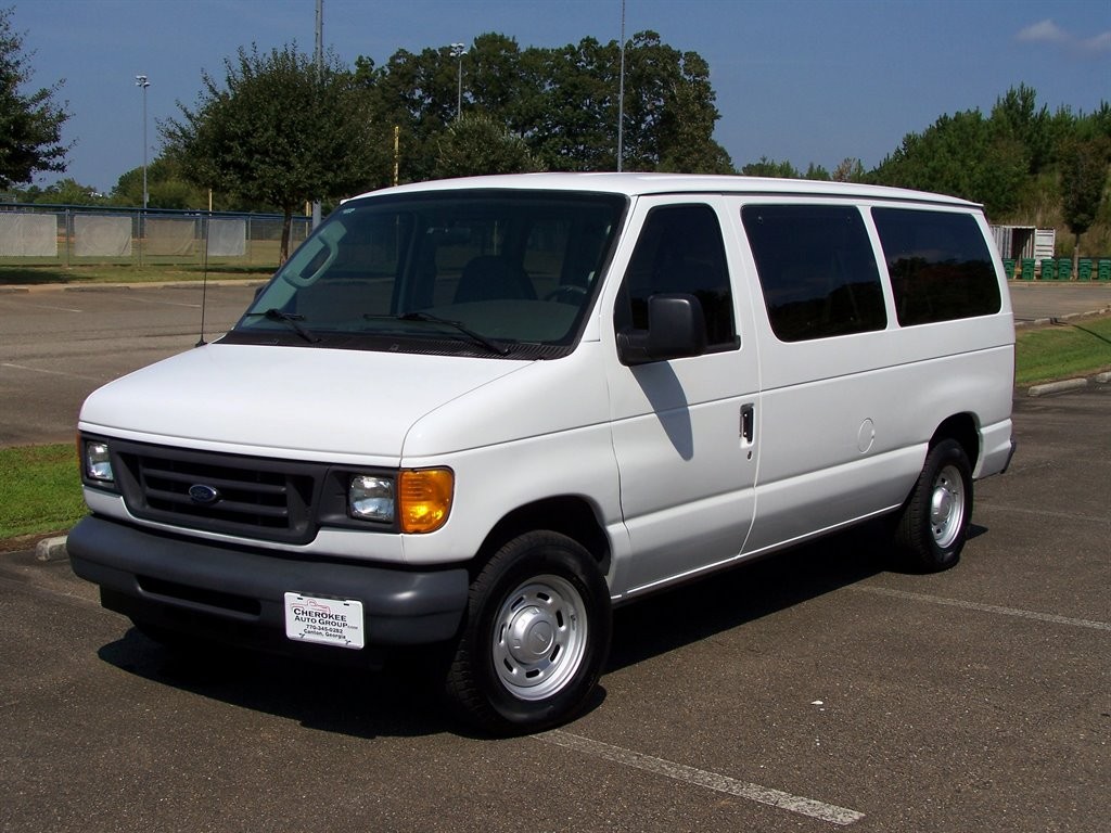 2006 Ford Econoline 1-OWNER XL 35K E150 8 PASSENGER CLUB...