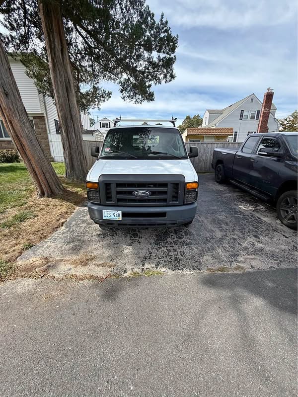 2014 Ford Econoline E250 Cargo - Van