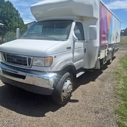 2003 Ford Econoline E550 (Born Free 30')