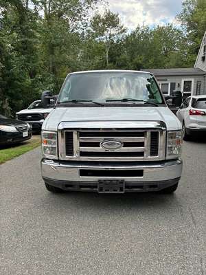 2014 Ford Econoline E350 Super Duty Passenger - Extended Van