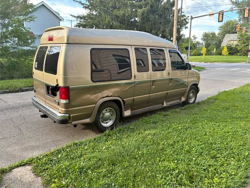 2000 Ford Econoline E250 Cargo - Van