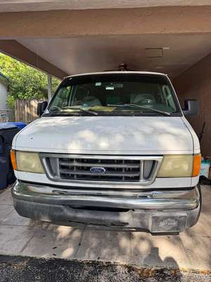 2005 Ford Econoline E150 Cargo - Van