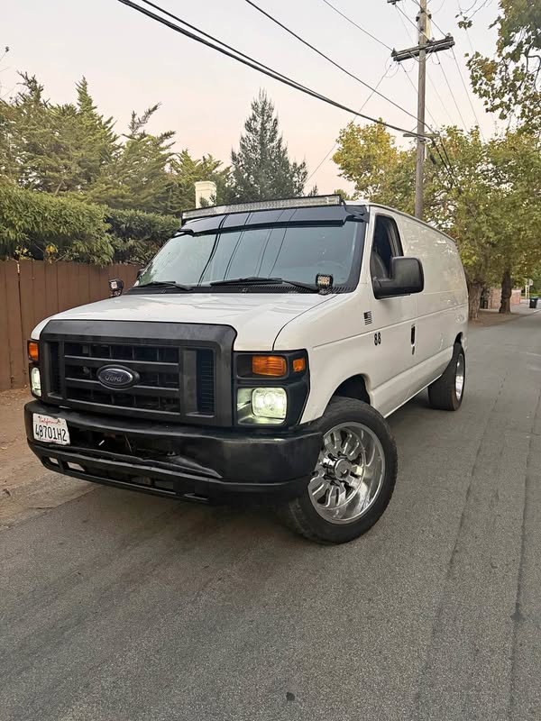 2008 Ford Econoline E150 Cargo - Van