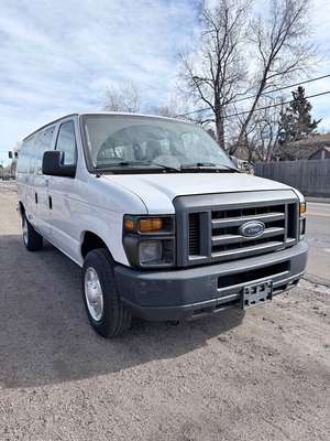 2013 Ford Econoline E350 Super Duty Passenger - XLT