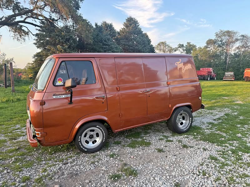 1965 Ford Econoline - Van