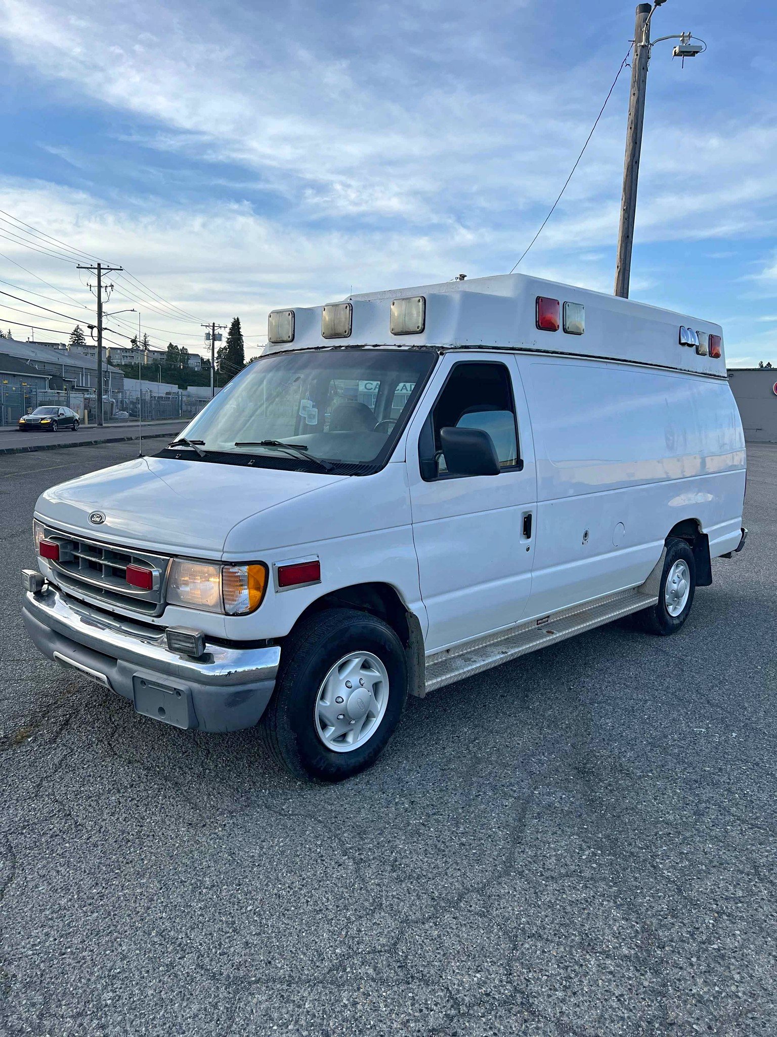 2000 Ford Econoline E350 Super Duty Cargo - Van