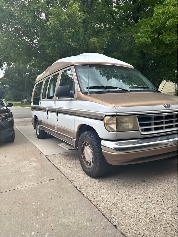 1996 Ford Econoline E150 Cargo - Centaurus