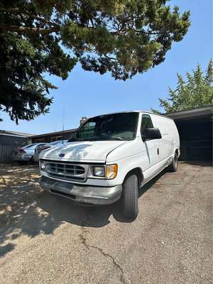 2001 Ford Econoline E150 Cargo - Van