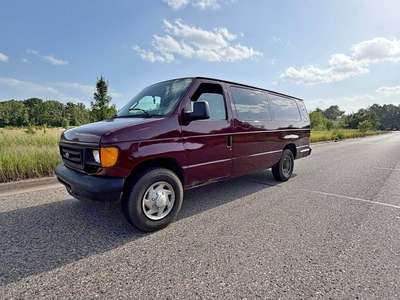 2007 Ford Econoline E350 Super Duty Passenger - XL