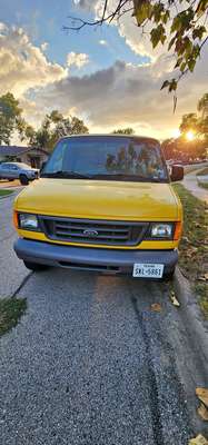 2006 Ford Econoline E250 Cargo - Extended Van