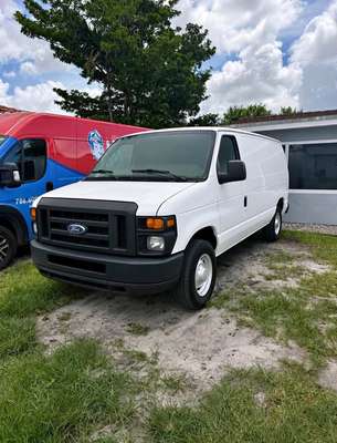 2011 Ford Econoline E150 Cargo - Van