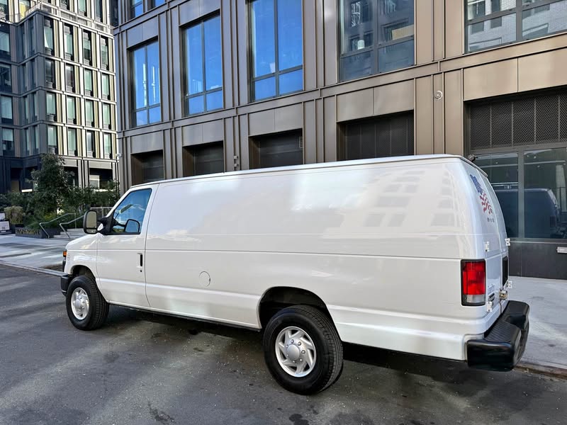 2013 Ford Econoline E350 Super Duty Cargo - Extended Van