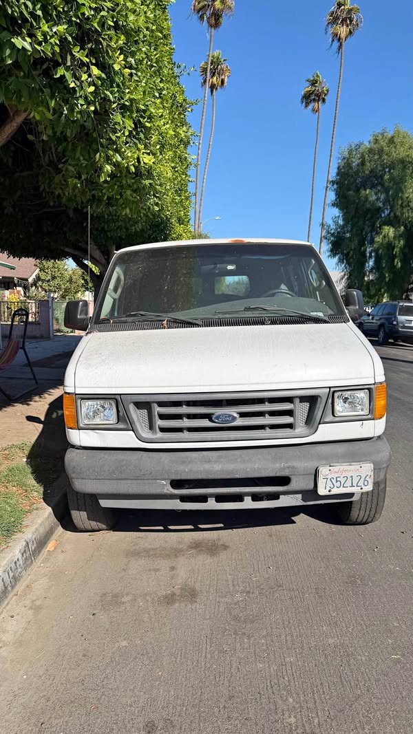 2005 Ford Econoline E250 Cargo - Van