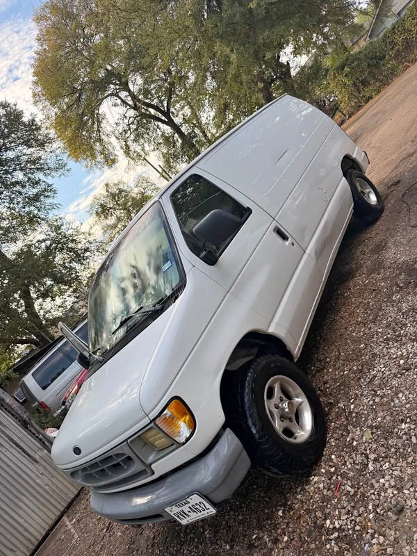 1998 Ford Econoline E150 Cargo - Van