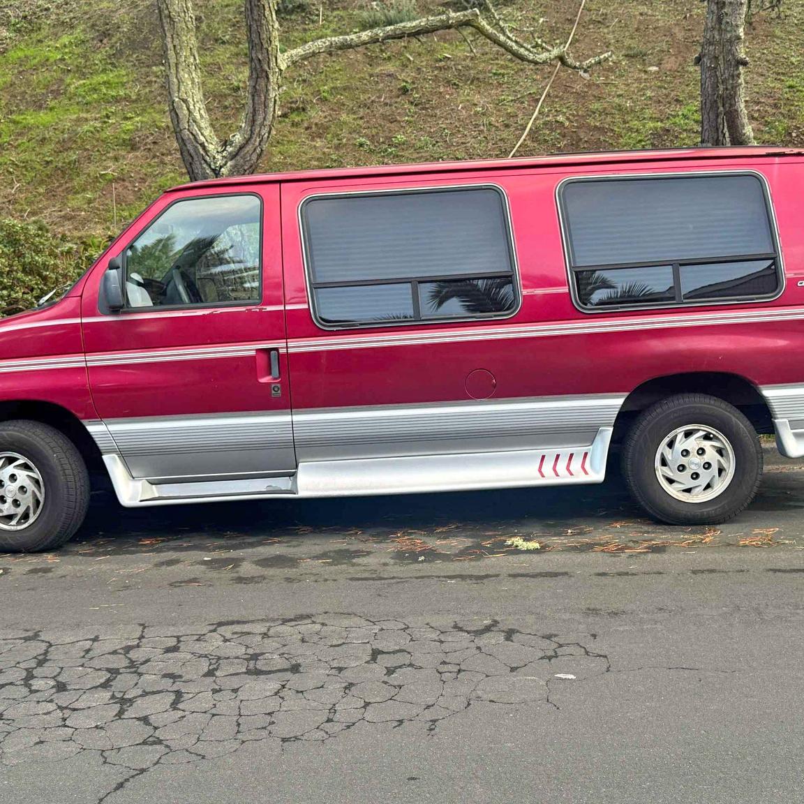 1994 Ford Econoline E150 Passenger - Van