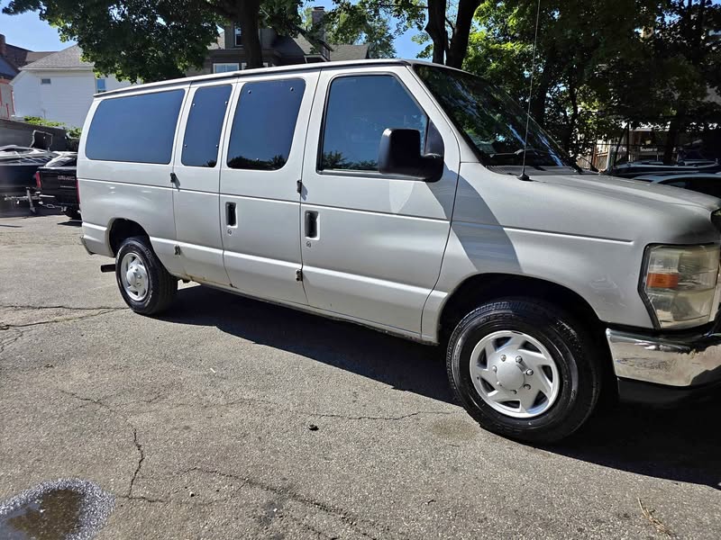 2010 Ford Econoline E350 Cargo - Van