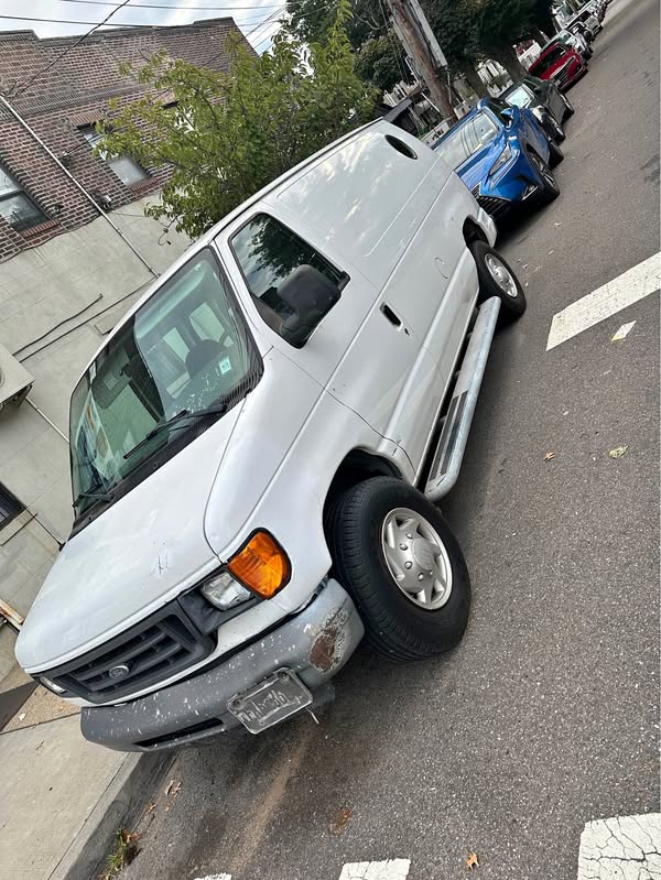 2007 Ford Econoline E250 Cargo - Van