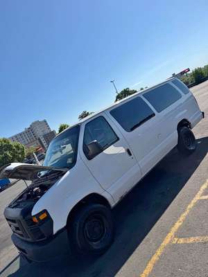 2012 Ford Econoline E350 Super Duty Passenger - Extended Van