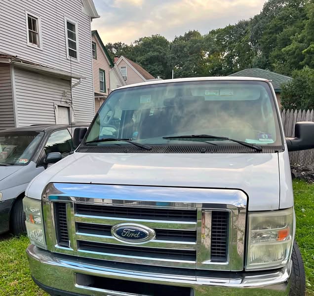 2008 Ford Econoline E350 Super Duty Passenger - Extended Van