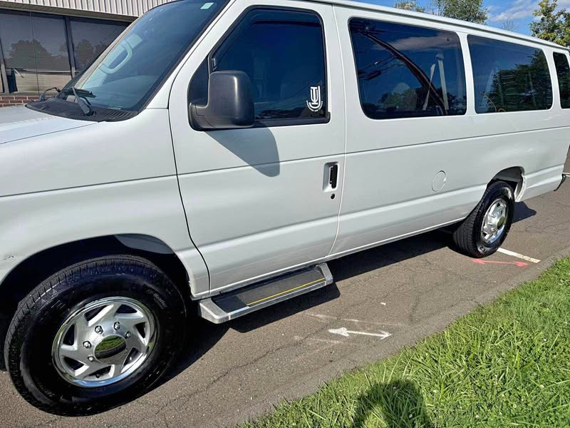 2012 Ford Econoline E350 Super Duty Passenger