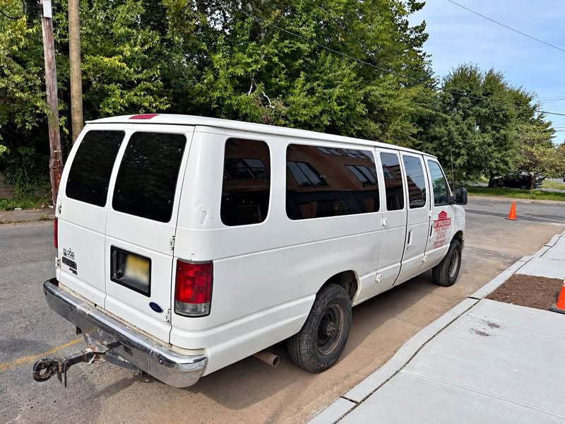 2008 Ford Econoline E350 Super Duty Passenger - Extended Van