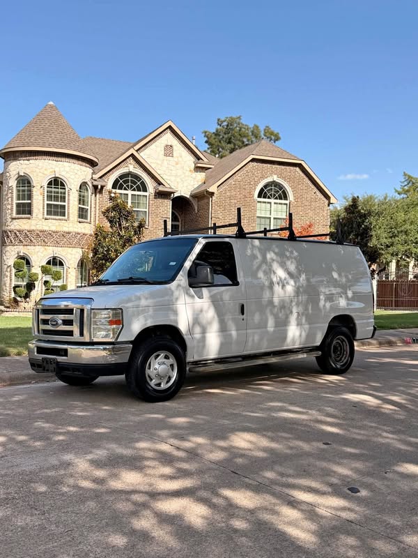 2014 Ford Econoline E350 Cargo - Van
