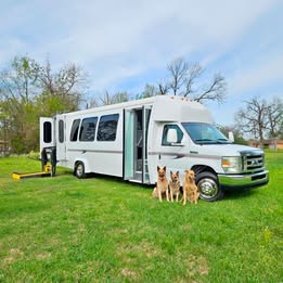 2008 Ford Econoline E450 Passenger Wheelchair Bus AC Unit 800 lbs. BraunAbility Lift CLEAN TITLE