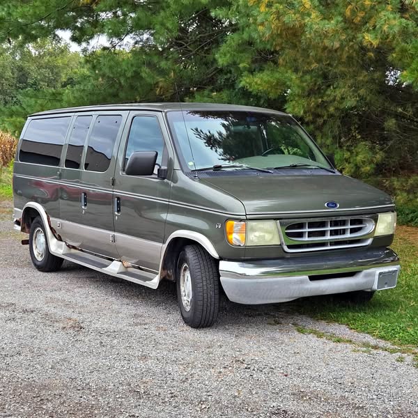 2002 Ford Econoline E150 Cargo - Van Low Miles
