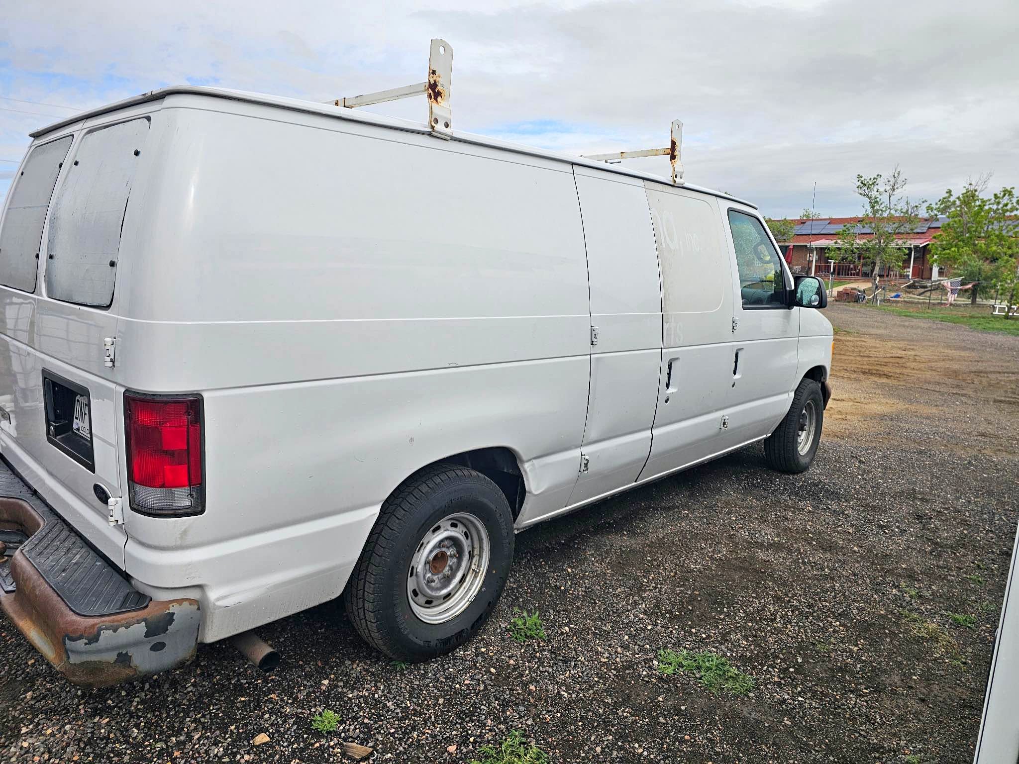 2001 Ford Econoline E150 Cargo - Van