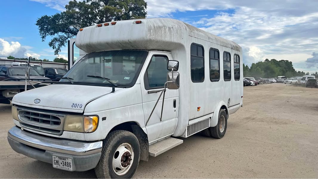 2001 Ford Econoline E350 Cargo - Van