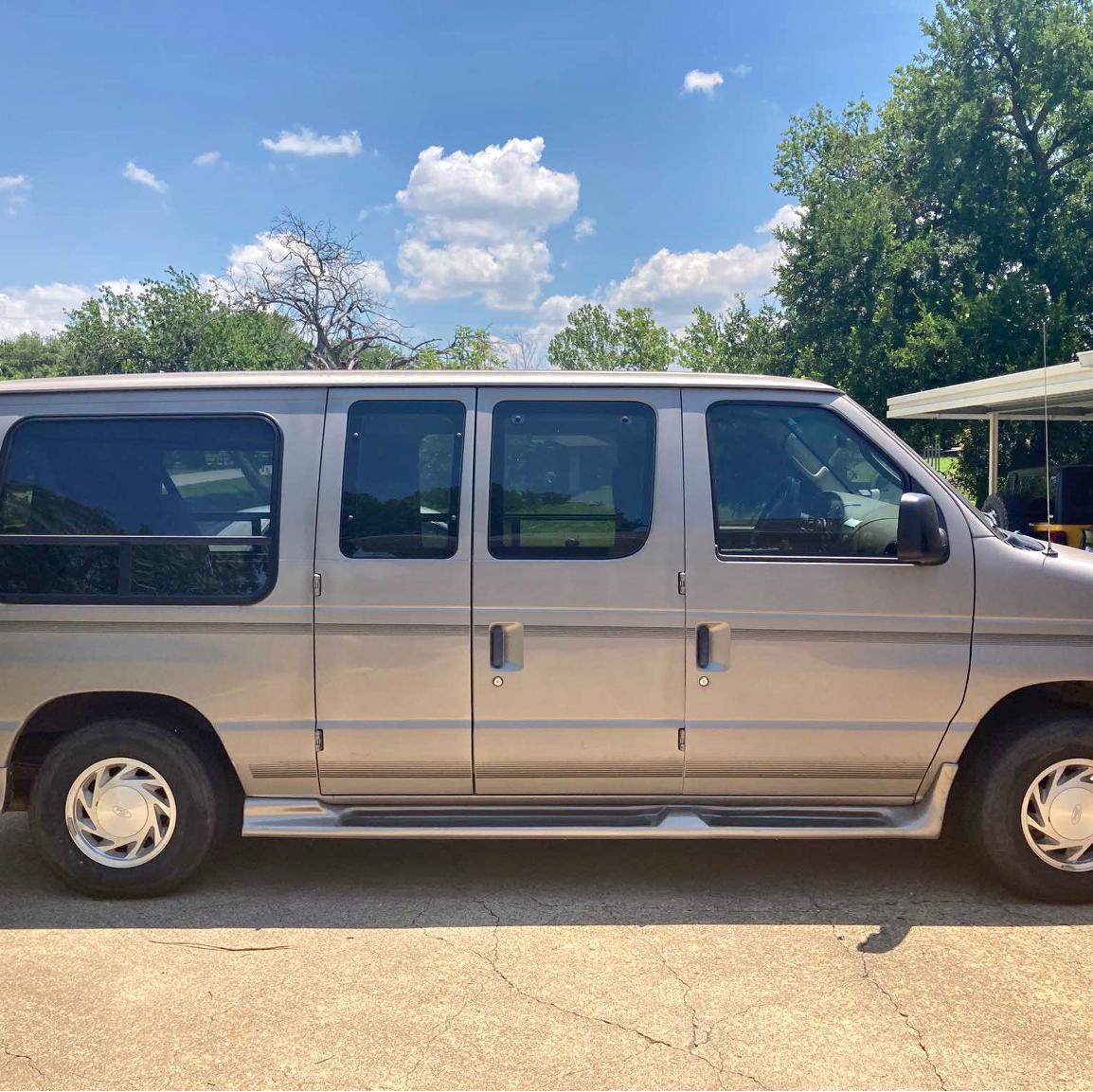 2003 Ford Econoline E150 Passenger - Van