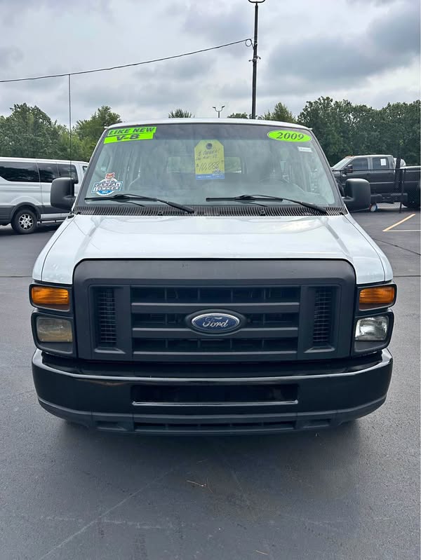 2009 Ford Econoline E350 Super Duty Passenger - Extended Van