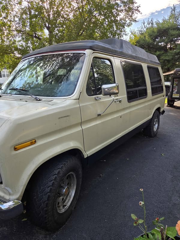 1990 Ford Econoline E150 Passenger - Van