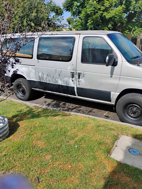 1995 Ford Econoline E150 Passenger - Van
