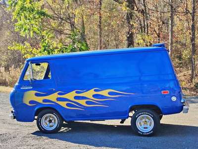 1967 Ford Econoline - Super Van