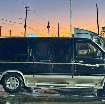 2005 Ford Econoline E150 Cargo - Van