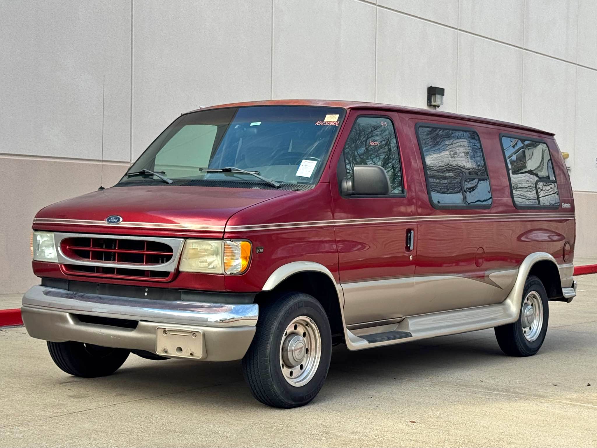 1999 Ford ECONOLINE E250 Conversion - Fully Automatic lift wheelchair