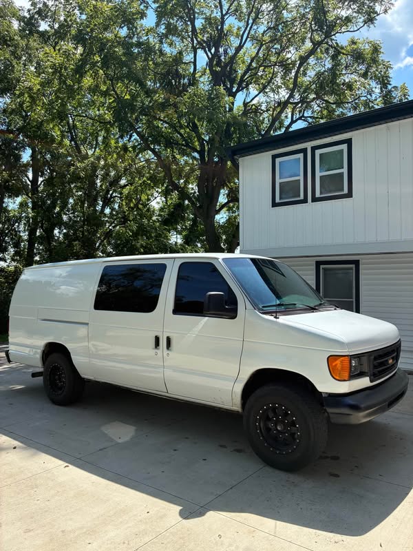 2007 Ford Econoline E350 Super Duty Cargo - Extended Van