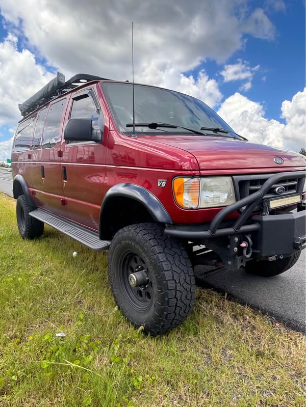 2002 Ford Econoline E350 Super Duty Passenger - Van