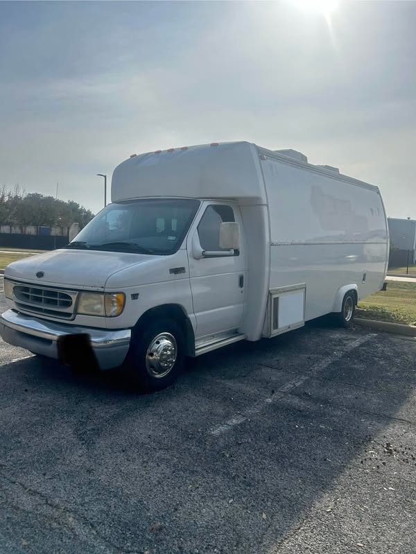 1999 Ford Econoline E350 Super Duty Cargo - Extended Van