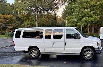 2012 Ford Econoline E350 Super Duty Passenger - Extended Van