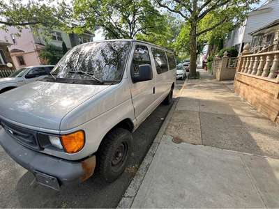 2008 Ford Econoline E350 Super Duty Passenger - Van