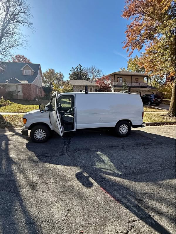 2006 Ford Econoline E150 Cargo - Van