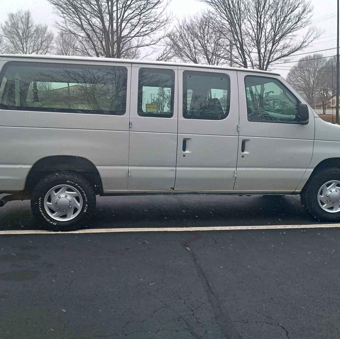 2005 Ford Econoline E350 Super Duty Cargo - Van