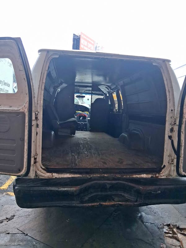 2004 Ford Econoline - Van