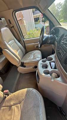2002 Ford Econoline E150 Passenger - Van
