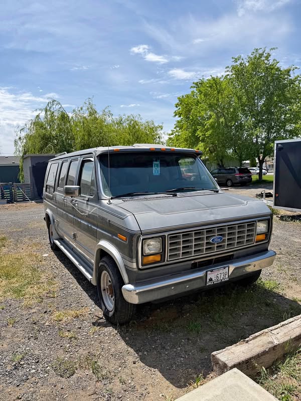 1990 Ford Econoline - Van