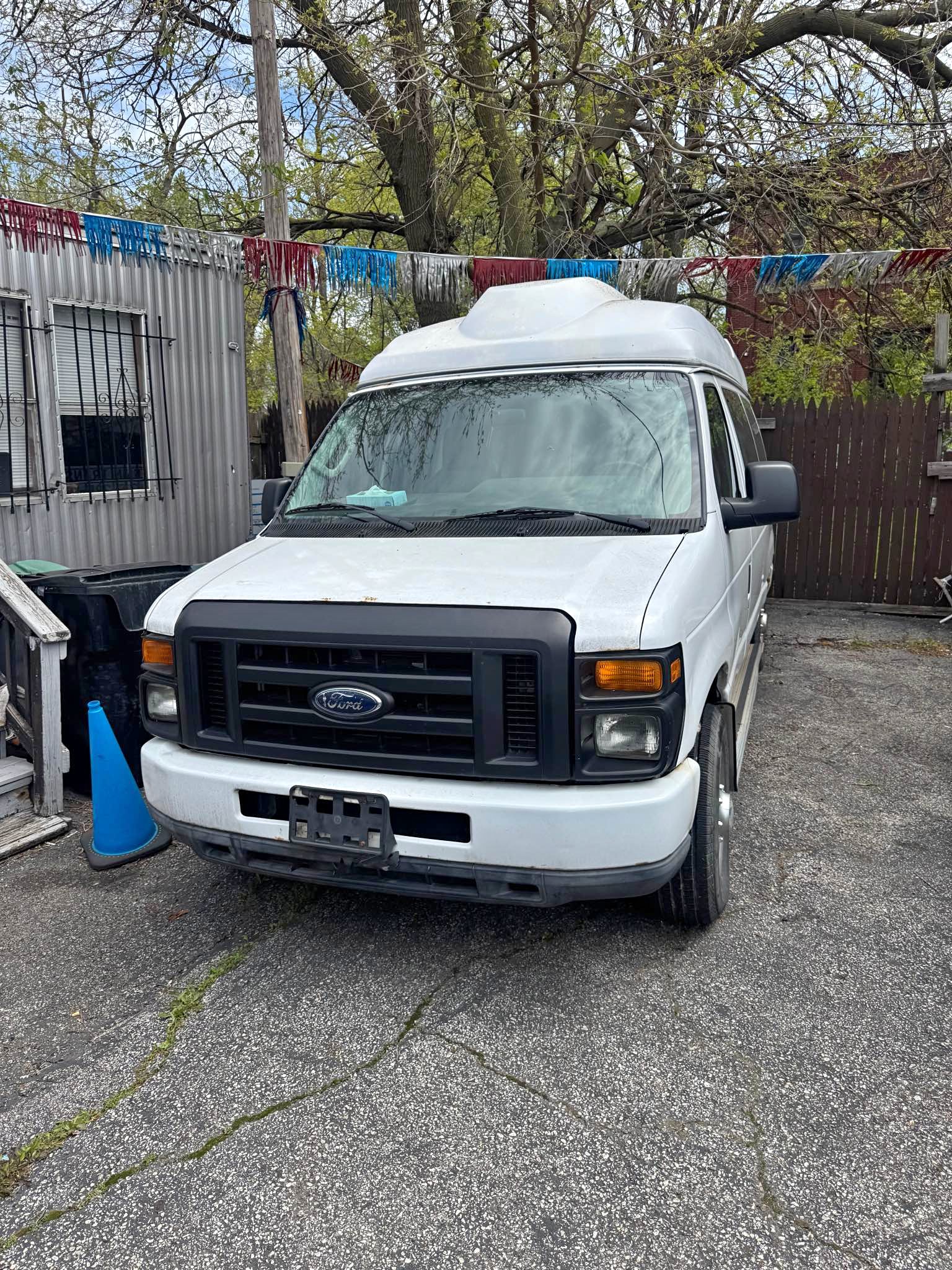 2010 Ford Econoline E150 Cargo - Van