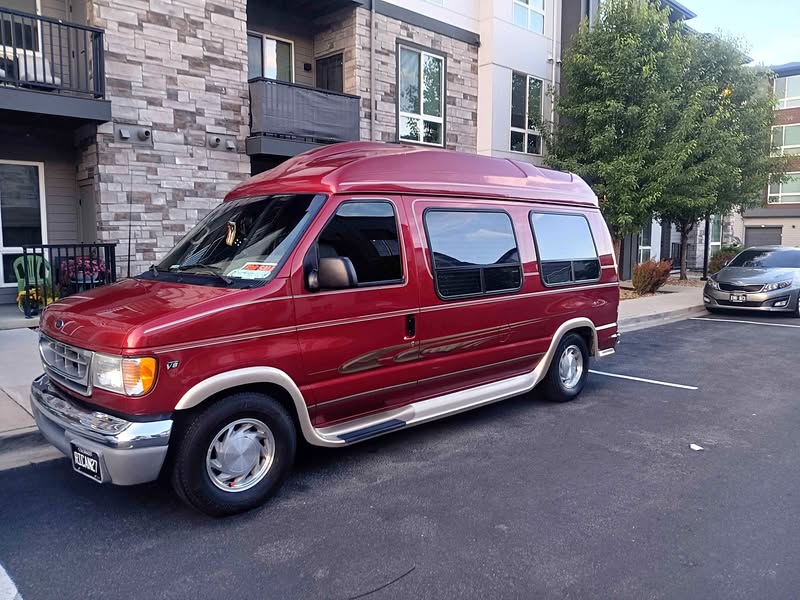 2002 Ford Econoline E150 Passenger - Van